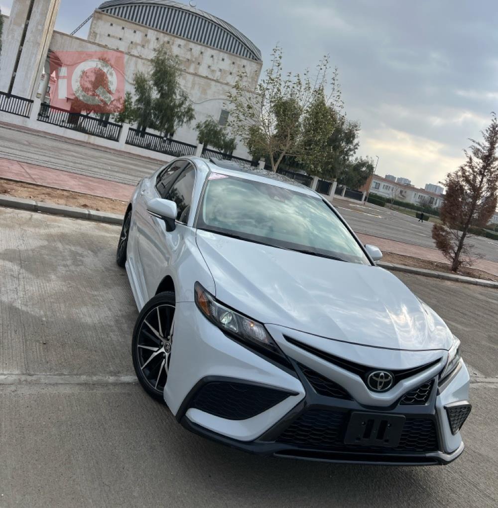 تۆیۆتا کامری